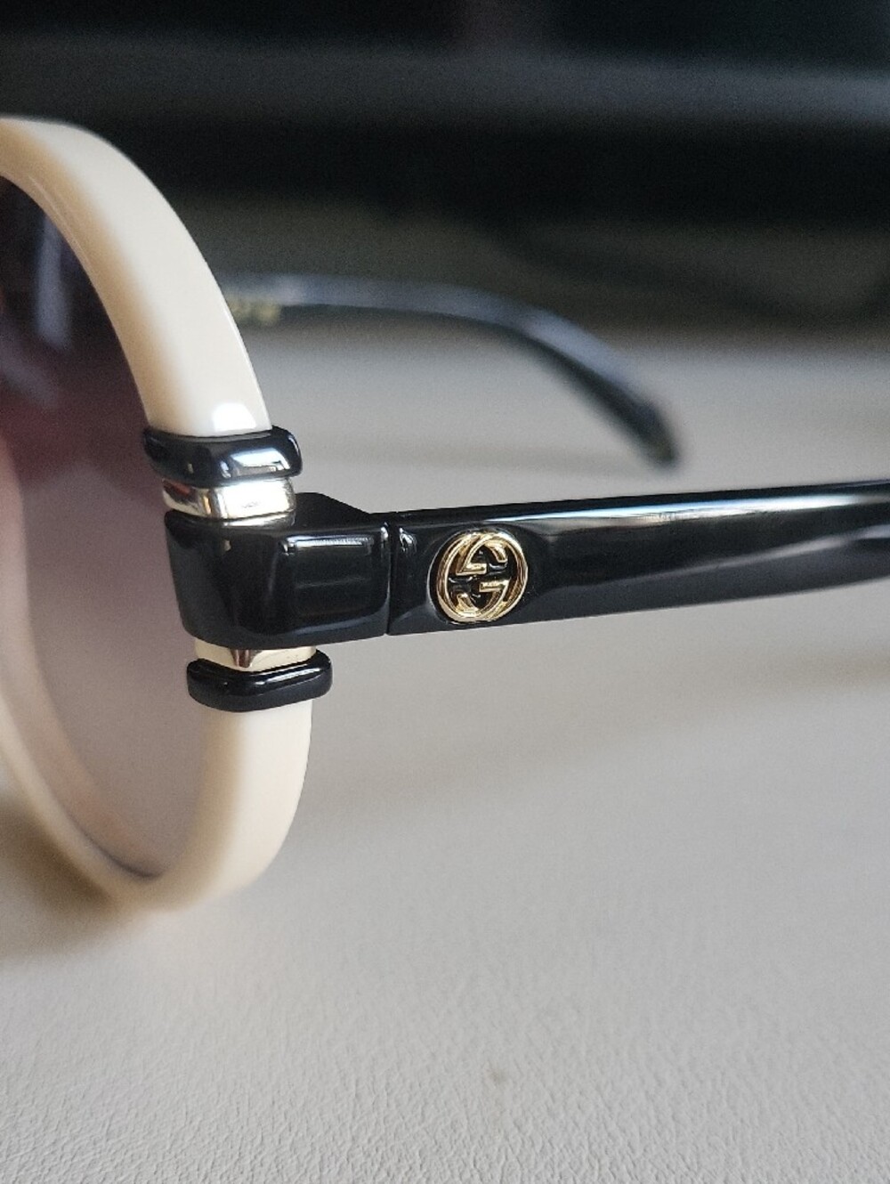 Gucci Round Sunglasses, Cream & Black, Made In Japan - Picture 4 of 7